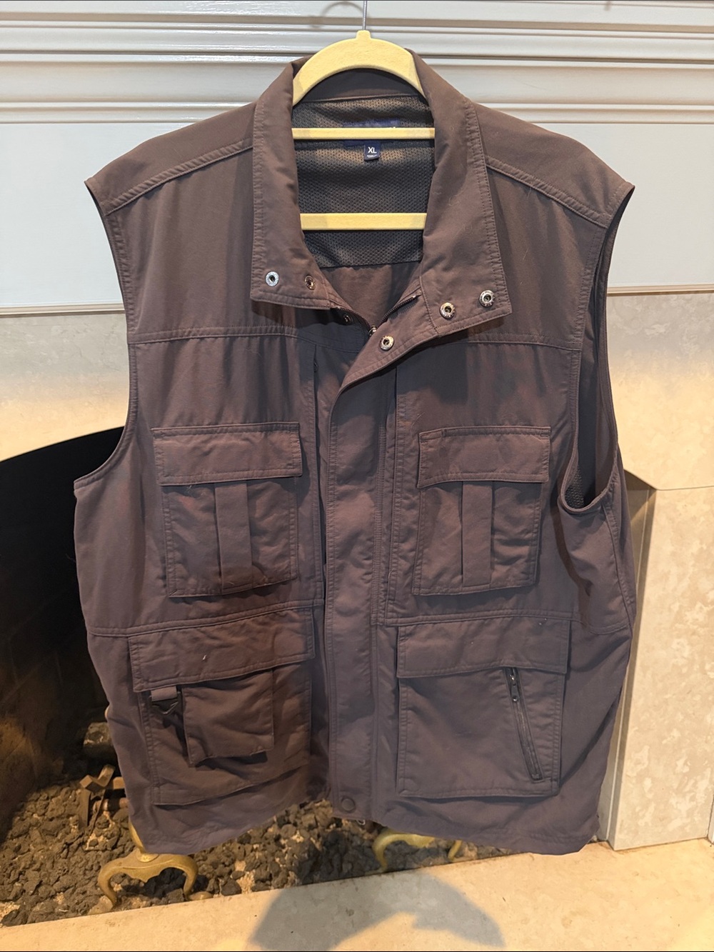 TravelSmith Men's Utility Vest in Dark Gray size XL
